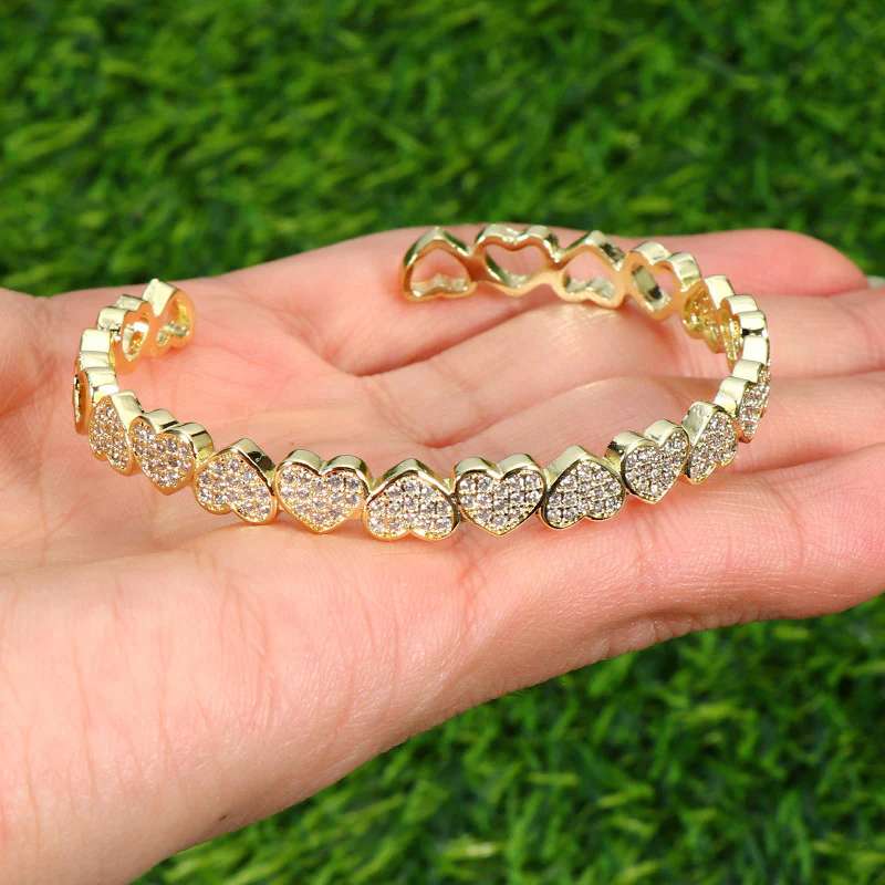 Heartfelt Cuff Bracelet GOLD